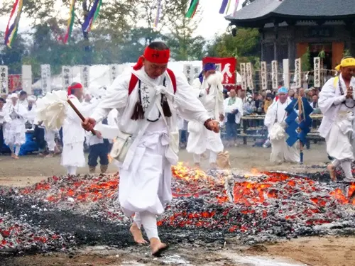 八海山 大火渡大祭