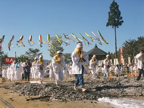 八海山 大火渡大祭
